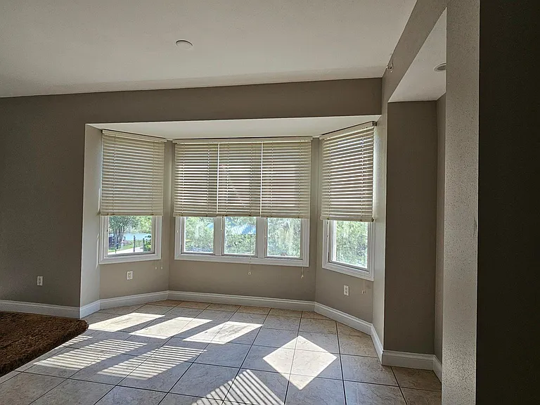 8111 Lakewood Main St — Photo 24
