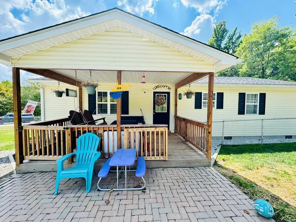 110 Golden Meadow Ln, Glen Morgan, WV 25813