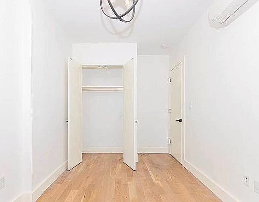 4th image of 826 Saint Johns Pl #2E