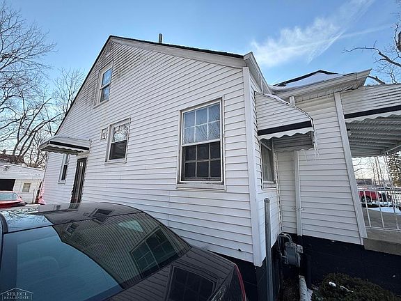 3rd image of 12940 Rutherford St