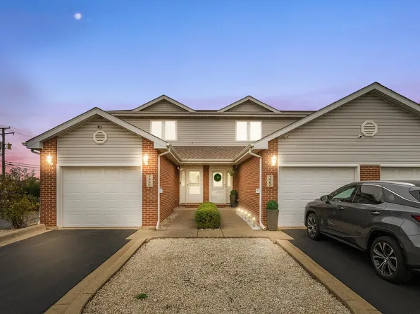 7968 S Roberts Rd, Bridgeview, IL 60455