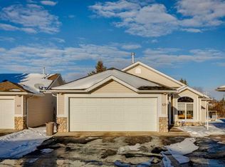 123 S Whispering Way, Vulcan, AB T0L 2B0