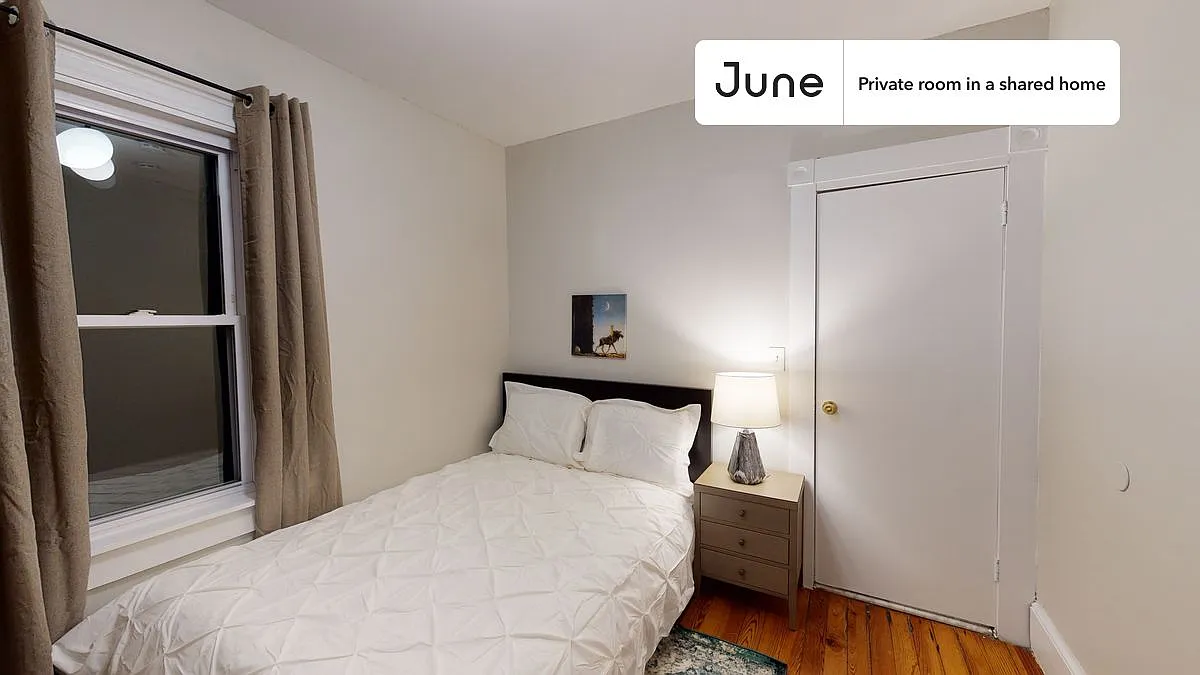 Full bedroom in 3 bed/1 bath home in Somerville #816 C — Photo 1