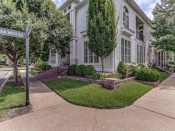 2nd image of 808 River Park Dr