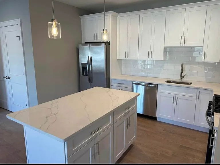 400 Oak St #3D — Photo 1