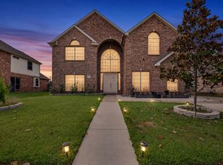 2811 Gillespie Ln, Grand Prairie, TX 75052
