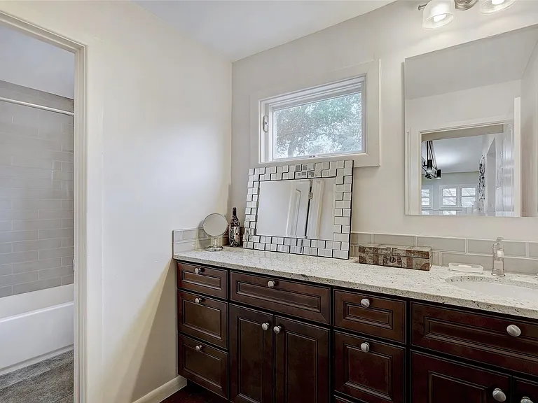 101 W Eagle Dr #101 — Photo 28