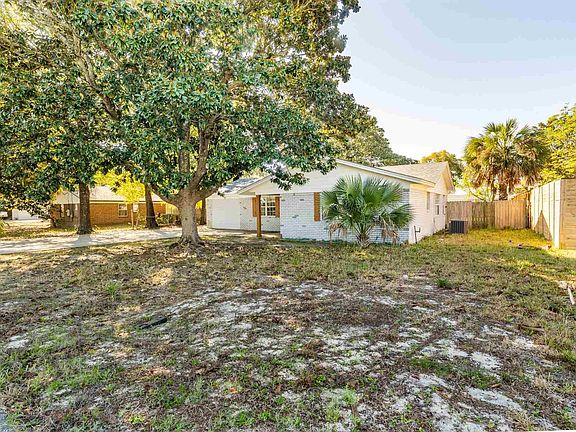 3rd image of 706 Whippoorwill Ln