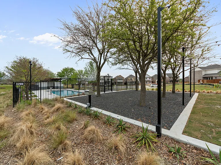 800 Emerling Dr — Photo 30