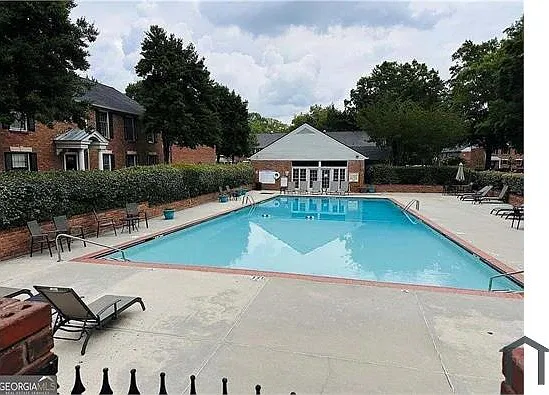 6700 Roswell Rd — Photo 4