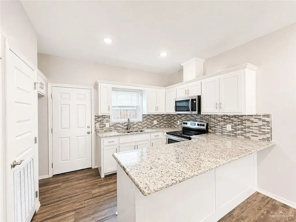 Building Photo - 4901 N Winona Dr #3