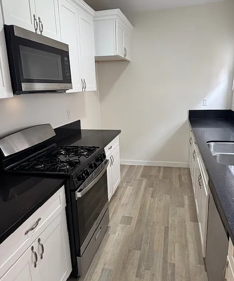 1835 E 1st St #4 — Photo 11