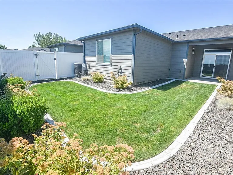 2730 Friesian Ct — Photo 25