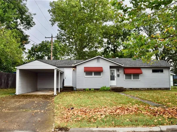 411 Katy Ave, Parsons, KS 67357