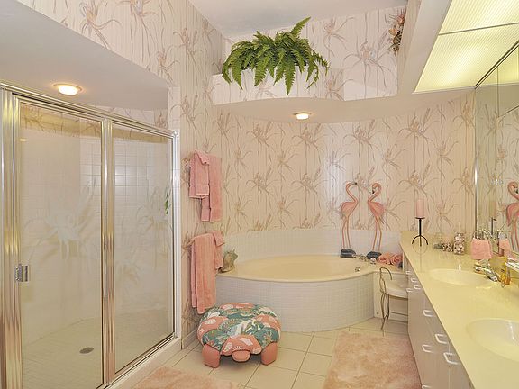 5th image of 253 Barefoot Beach Blvd #Penthouse 4