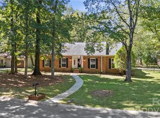 511 Morning Dale Rd, Matthews, NC 28105