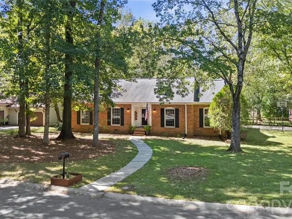 511 Morning Dale Rd, Matthews, NC 28105