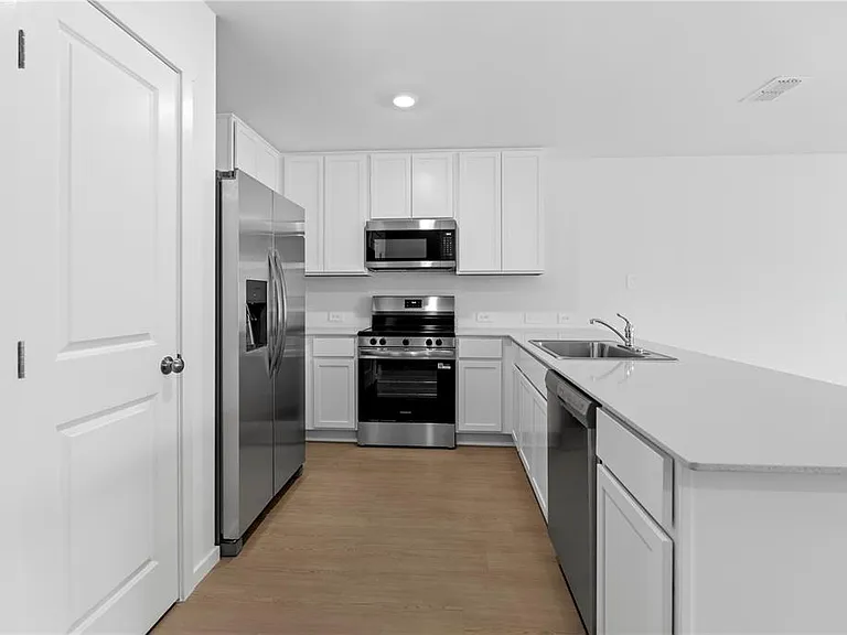 1225 Orion St — Photo 3