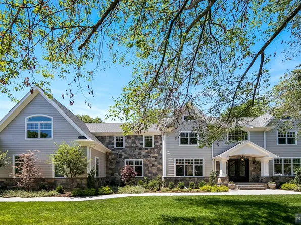 23 Country Squire Rd, Old Tappan, NJ 07675