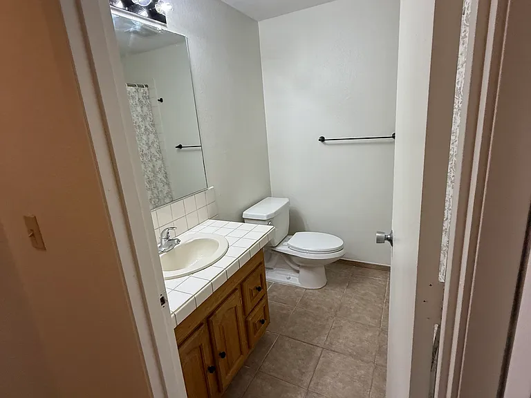 1820 Larch St #G3 — Photo 6