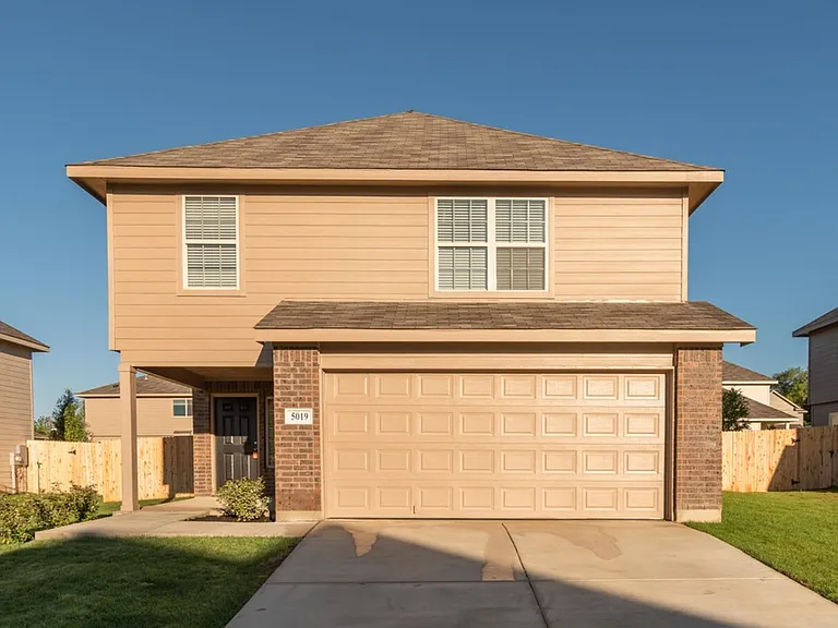 5019 War Horse Dr — Photo 1