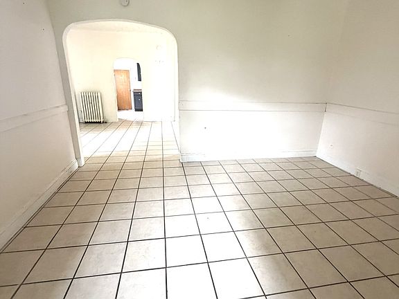 5th image of 2121 Myrtle St #1