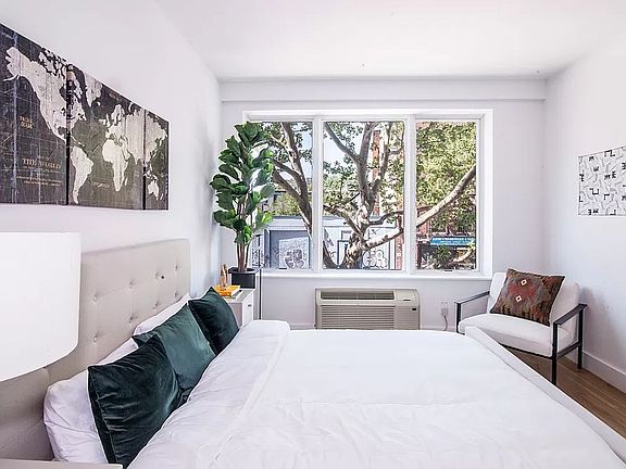 4th image of 806 Dekalb Ave #4C