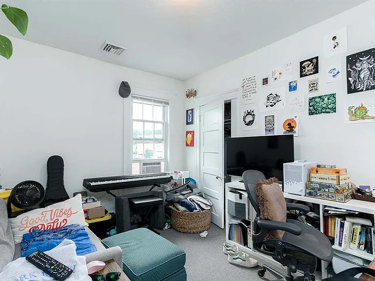 10 Lamartine St #3 — Photo 11