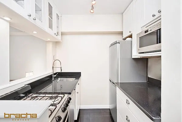 Sold by Keller Williams NYC | media 13