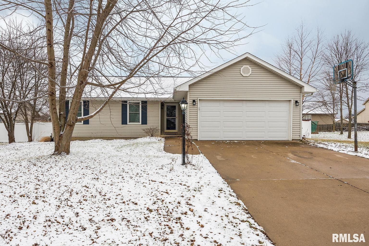 1267 N Hickory Hills Rd, Germantown Hills, IL 61548 Zillow