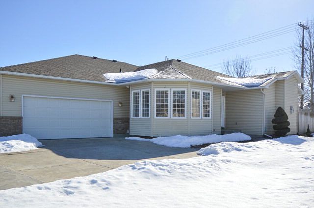 1st image of 910 Summerset Ct