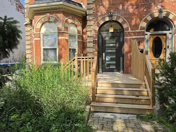 11 Beaconsfield Ave #2 — Photo 2