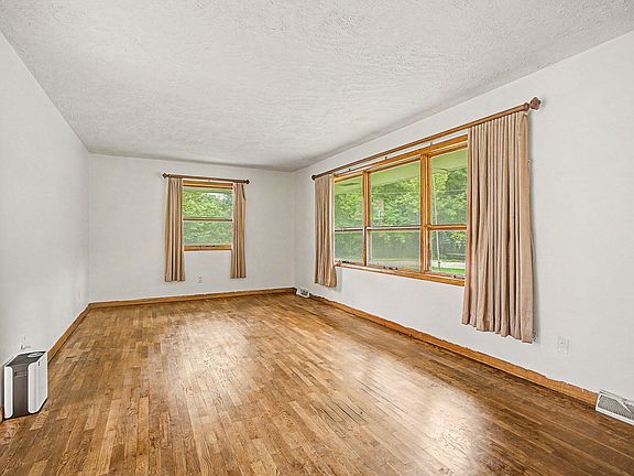 2nd image of 808 Jones St