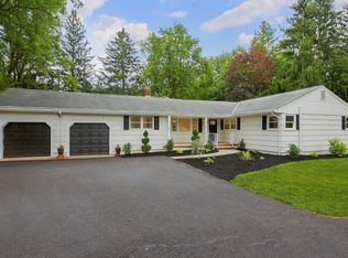 17 Frohlin Dr, Basking Ridge, NJ 07920
