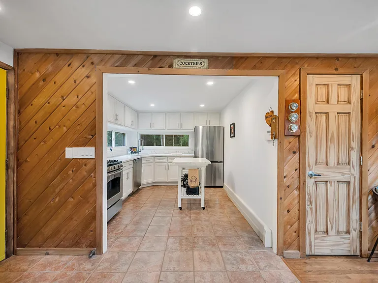 10 Harbor View Ln — Photo 31