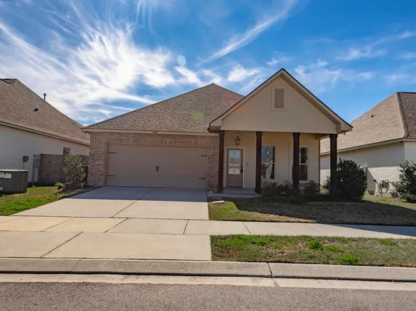 455 Lake Breeze Dr, Baton Rouge, LA 70820