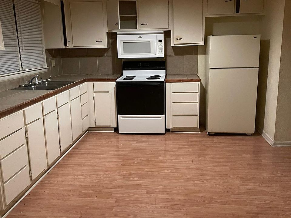 1st image of 1717 N 51st Ter