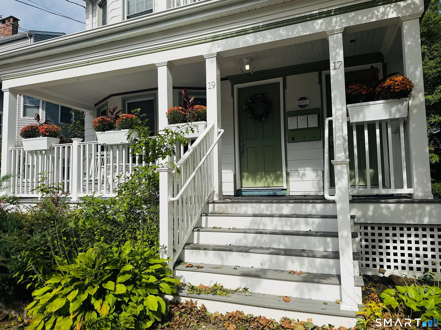 2 bed, 1.0 bath, 1380 sqft, $3,000 — Photo 2