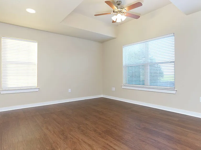 211 Circle Ct — Photo 16
