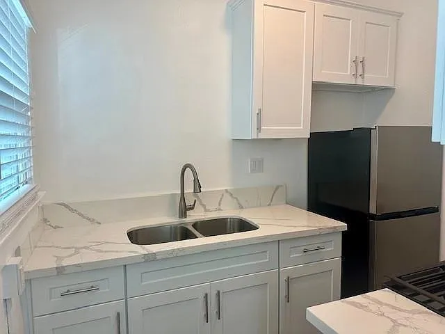 65 Roswell Ave #2 — Photo 4