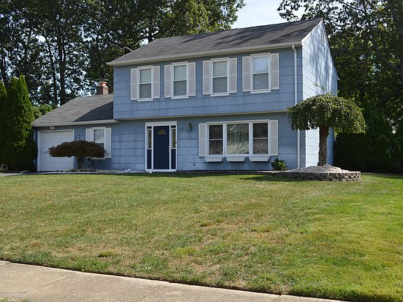 3rd image of 945 Green Hill Blvd
