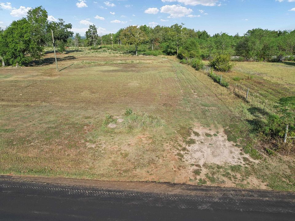 2nd image of 2450 Red Maple Rd