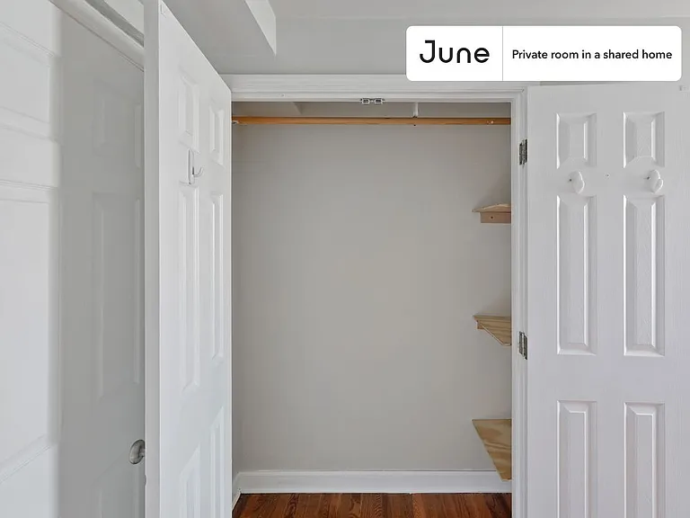 1334 Newton St NE #A — Photo 3