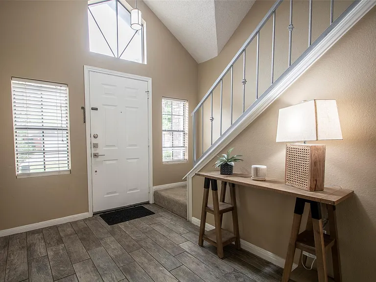 2108 Warfield Way — Photo 2