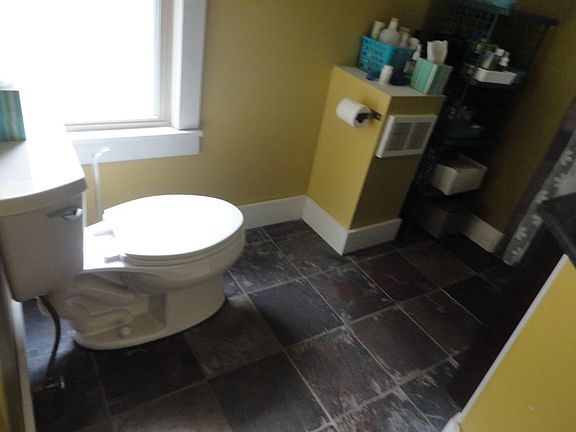 5th image of 460 E Cambourne St