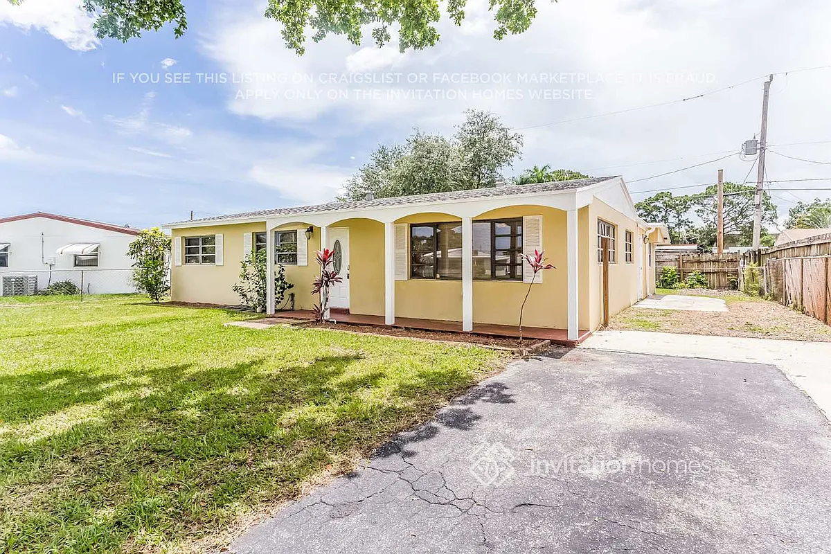 Building Photo - 9504 Bloomfield Dr