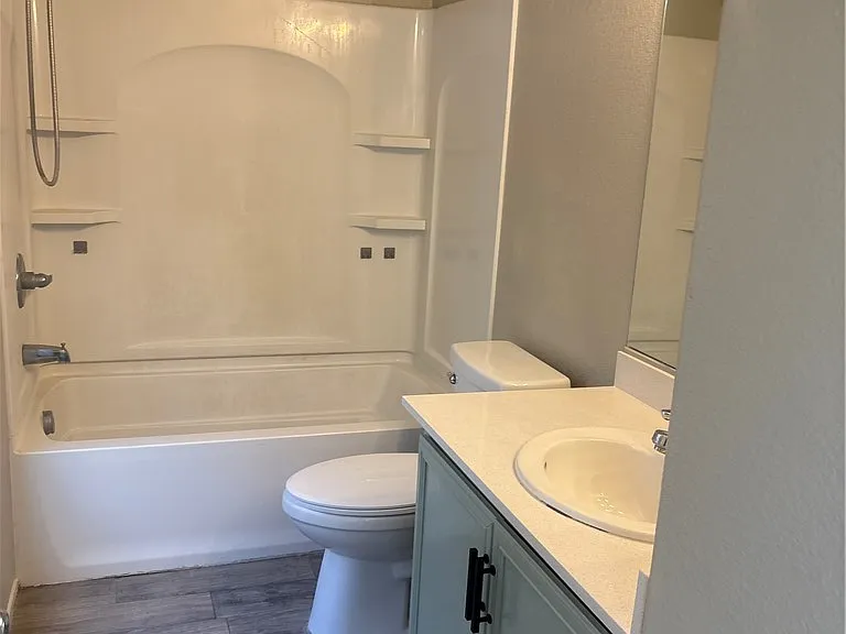 575 Primrose Hill Ave — Photo 5