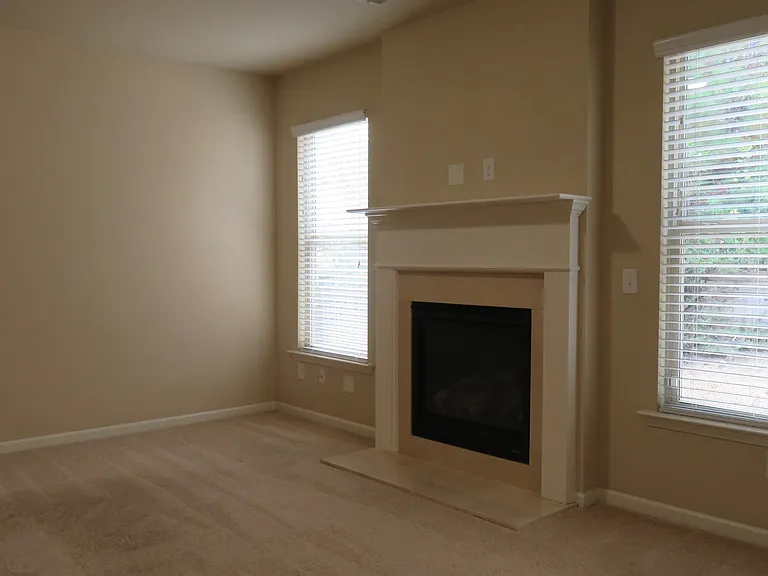 5125 Acworth Landing Dr — Photo 4