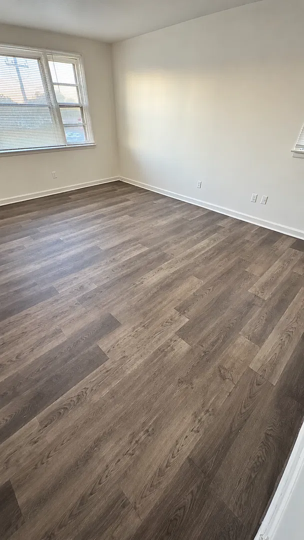 110 Chester Avenue — Photo 2