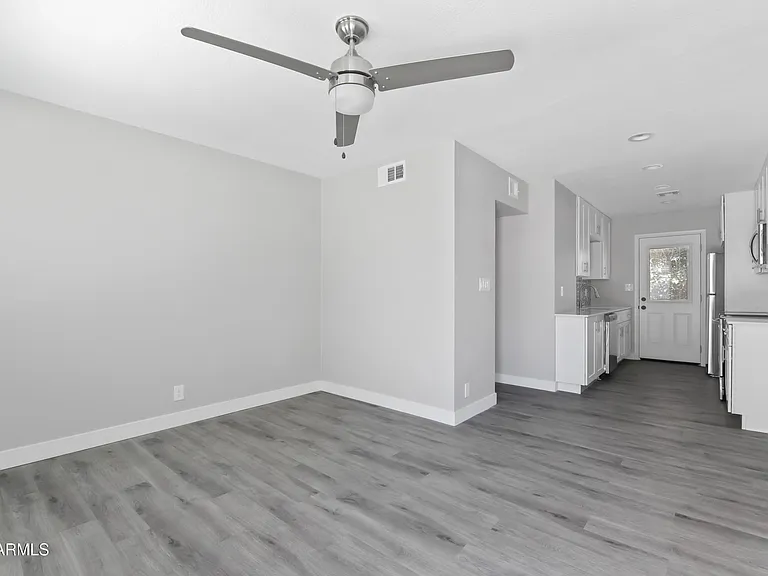 35 W Medlock Dr #9A — Photo 3